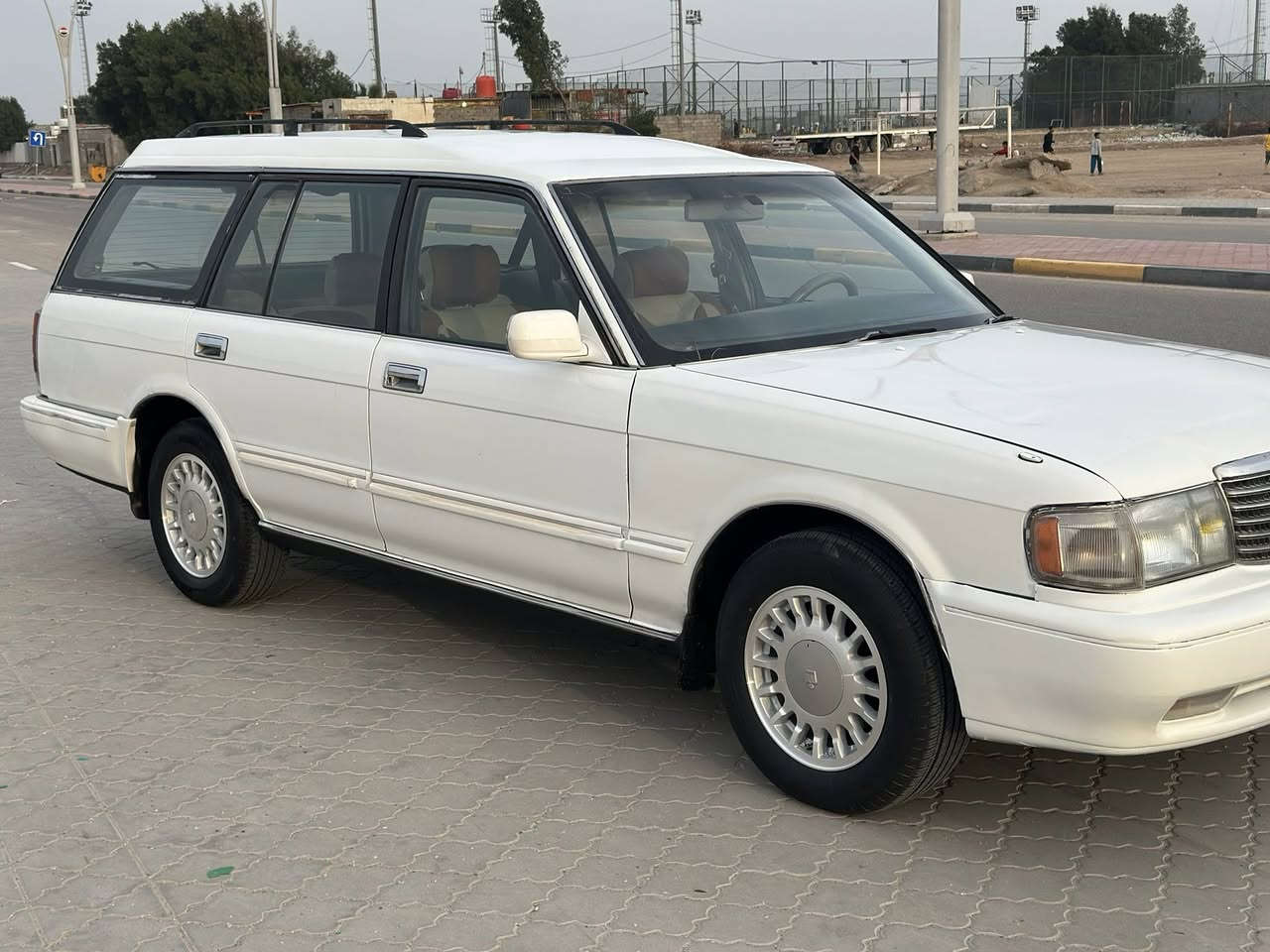 سلام عليكم ارنب ستيشن للبيع موديل 1995 رقم بصره مشروع وطني سنويه لغايه 2026 مكفول من الكص ونقل الجثه والضربه والشاصي مكفول تبريد ثلج محرك وكير VVT بلكارتون حداديه جديده طخم تاير كهربايات لايت عالي ناصي سياره جديده قرفه جديده عنوان السياره البصره الزبير السعر 67 بيه مجال بصيط هذه رقم الموبايل ***********
