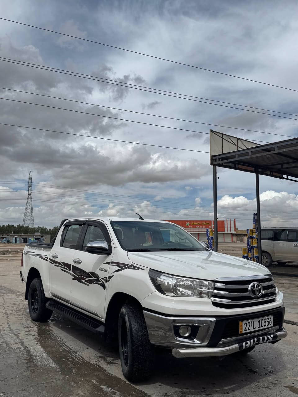 سلام عليكم تيوتا هايلوكس مديل2019 كير عادي كاز رقم اربيل وكاله بأسمي بيها بارد  بجاملغ لخلفي سياره نضيفه ماشيه150 الف عنوانها البصره السعر 215 وبيها مجال بسيط.
رقم الهاتف: ***********.
