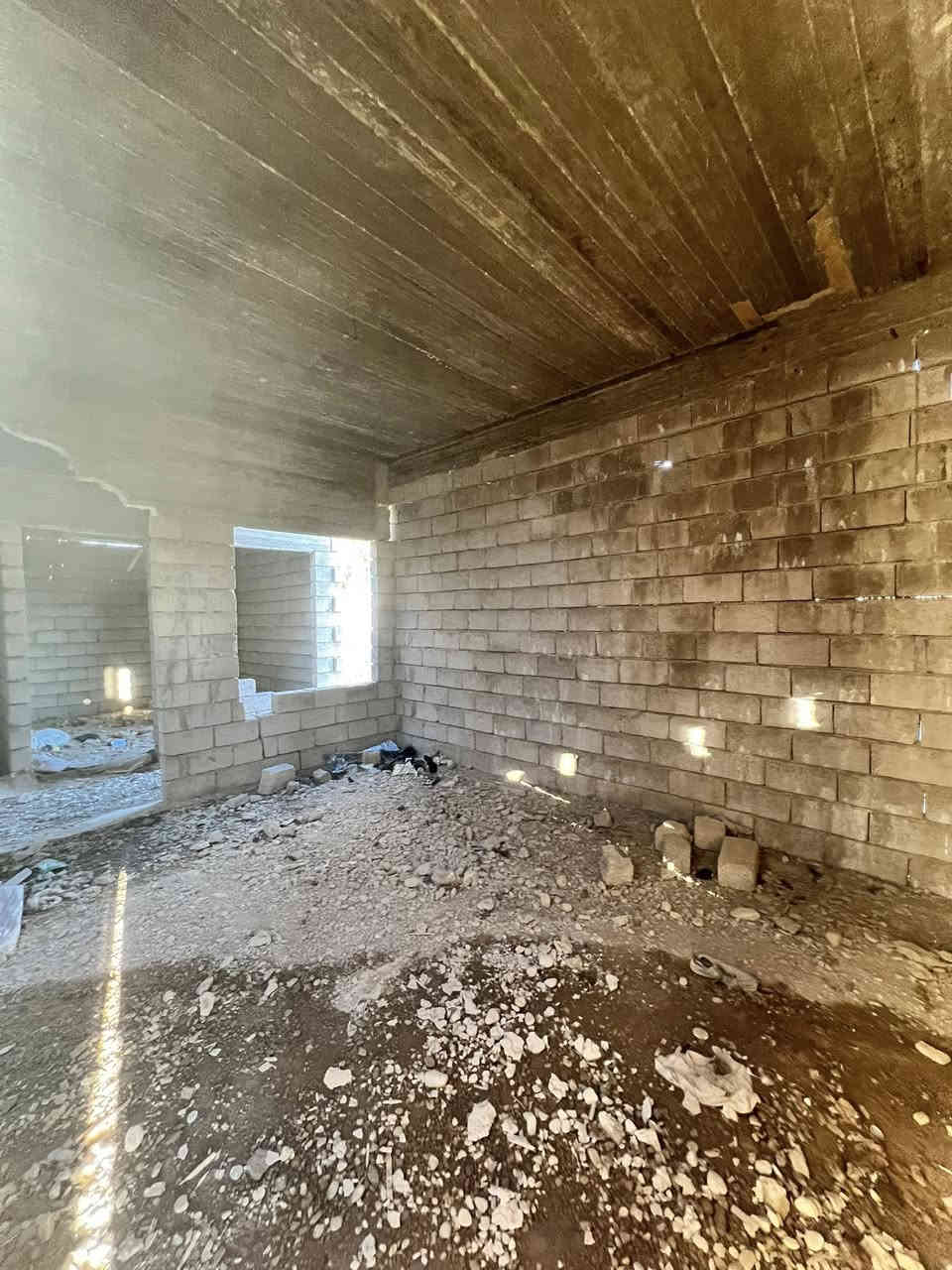 هيكل للبيع في حي القوسيات
قرب المدرسه الصنيه 

المساحه.  140.   م

يتكون من غرفتين نوم 🛌 هول استقبال مشتملات 

اتجاه.  قبله تام.  

سند زراعي نموذج 25 حق التصرف سند ابيضّ وصل بلديه 

خدمات ماء 💦 كهرباء ⚡️ قريب عل تبليط 

موقع مميز جدن مكان مرتفع

السعر.   24.  مليون بي مجال.  

الاستفسار بل الارقام 

*********** 

***********
