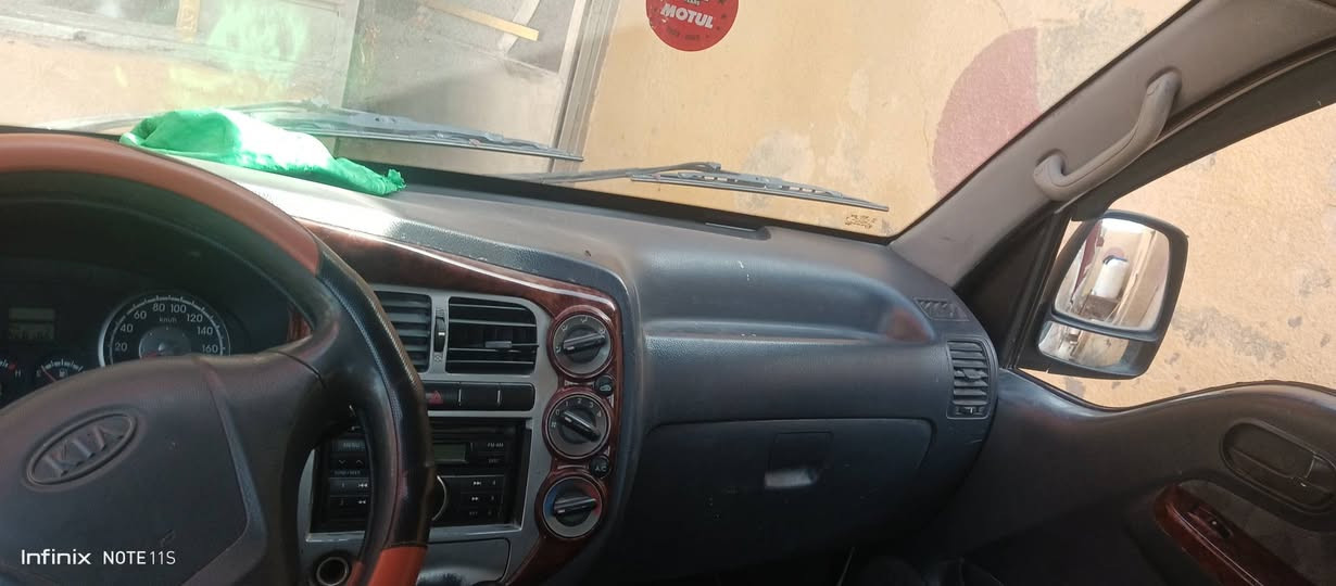 سياره كيا 2006 سياره كامله مكمله 2700 مكان بغداد***********
