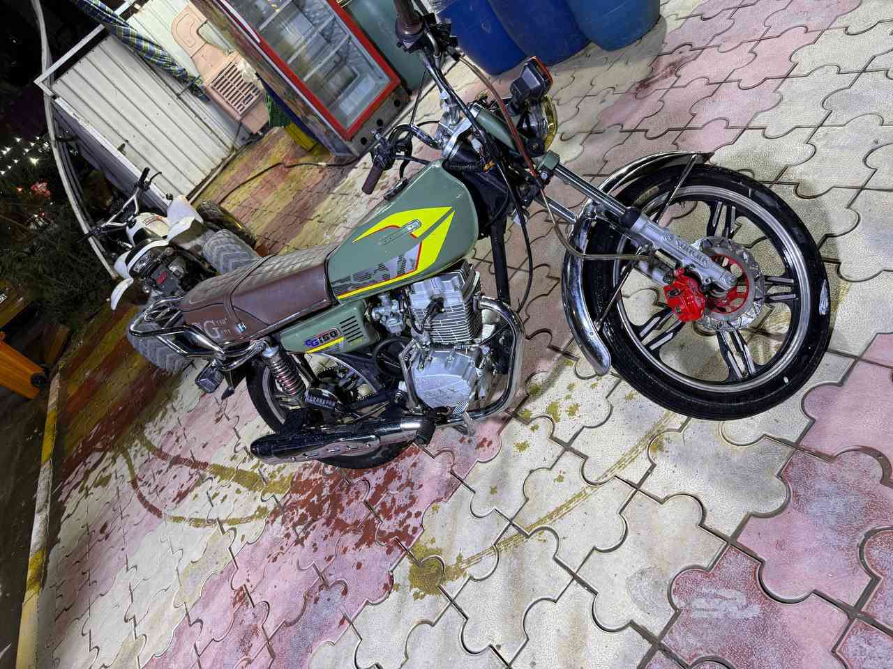 سلام عليكم 
سونك ٢٣ للبيع  نضيفه
مكينه صافيه ساعه 
تاير خلفي جديد 
نقص كماليات فقط 
سعر ٤٥٠ وبيها مجال
***********
