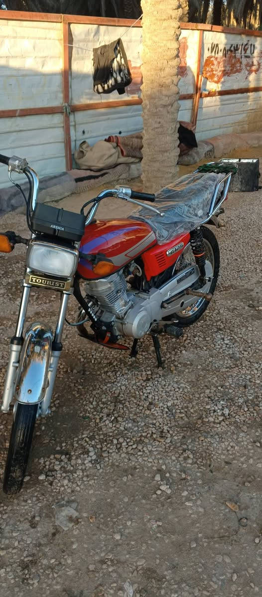 سلام عليكم دراجه اربعه كير ارشه أوراق اوصولي دراجه نضيفه فقط مكينه مفتوحه مره وحده فقط  السعر 600 استفسار خاص او رقم *********** مكاني كربلاء الحر قرب جامع علي الهادي
