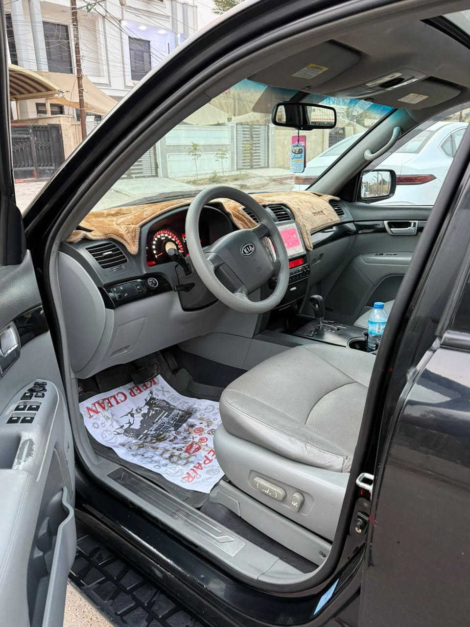 سلام عليكم مهافي موديل 9 فول  مواصفات سلايت كشنات كهرباء بصمه تشغيل بصمه ابواب سلايت مري كهرباء وشفط جوبلسات خلفيه تصعد وتنزل تحكمات ستيرن حداديه  خلفيه اماميه جديده تخم تاير جديد تدفئه تبريد ثلج مكينه 3800 لايت عالي زنون فور ويل  مكفوله من الضربه والصبغ سياره كلش نظيفه وعلى البلاد عنواني بغداد الري وره البياع السعر 130 بيها مجال ***********
