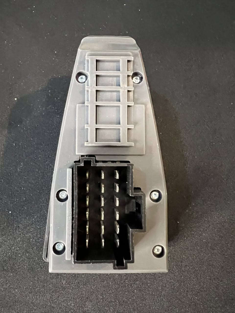 دكم تحكم الجام لشاحنة فولفو
ترهم لذني الموديلات:

لشاحنة فولفو FH12 FM VNL 2004-2012

لشاحنة فولفو FH12 FM12 FM9 2004-2012

لفولفو VN 2004-2012 لفولفو VNL 2004-2012

لفولفو VNM 2004-2012


**إذا كنت صاحب هذا الإعلان وتريد حذفه لأي سبب، رجاءا أرسل رسالة إلى الدعم الفني**