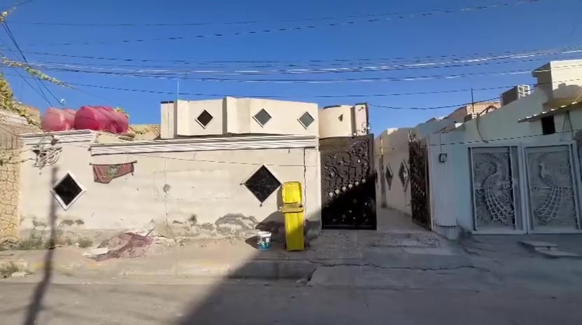 كربلاء المقدسة حي العسكري قطاع 13 بيت طابو للبيع 
المساحة / 273
غرفه /5
استقبال 
صاله 
حمامات/3
حديقة 
كراج 
السعر 180 قابل للتفاوض
***********
