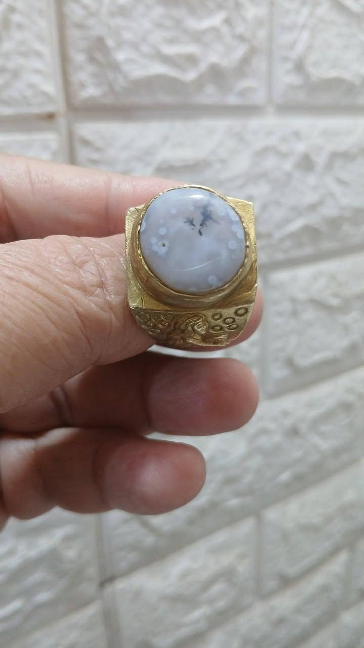 اللهم صل على محمد وآل محمد
خاتم(سبع معادن )متوج بحجر عقيق يماني أبيض شجري قديم واصلي للبيع مكاني بغداد


**إذا كنت صاحب هذا الإعلان وتريد حذفه لأي سبب، رجاءا أرسل رسالة إلى الدعم الفني**