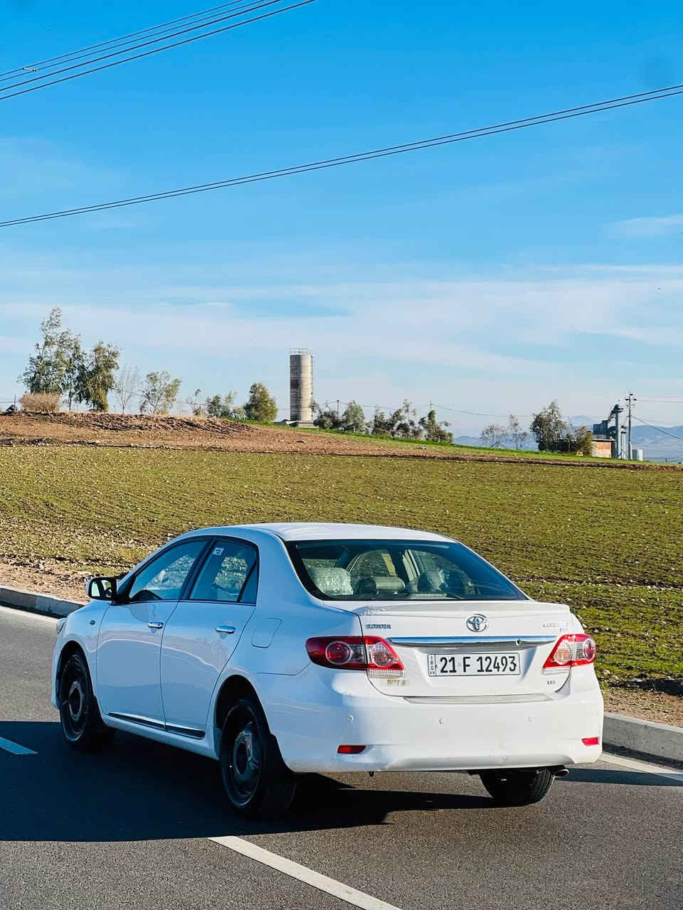 تۆیۆتا کرۆلا مۆدیل ٢٠١٣ مەکینە گەورەی خەلیجی سەیارەکە زۆر جوان مایتەوە فول مواسفات بەس سلایت نیە کوشن جلد گیر تۆماتیک و ناو زەرد و مەکینە گەورە فۆرمیکا  سوکان ڤۆلیۆم زۆر مواسفاتی تر گیر و مەکینە بەشەرت نەکراوەتەوە ١٩٠ هەزار ڕۆشتوە سەر بوخار دەنگ بەشەرت نیەتی تەنها دەرگای پشت سەیاق بۆیاخە واتە یەک پارچە لەگەل دوو تعدیلی بچوک سعر ١٣٨ گەلاو کەمەک مەجال بۆ زانیاری زیاتر پەیوەندی بکەن بە ***********ناونیشان کۆیە كويسينجاك, أربيل
