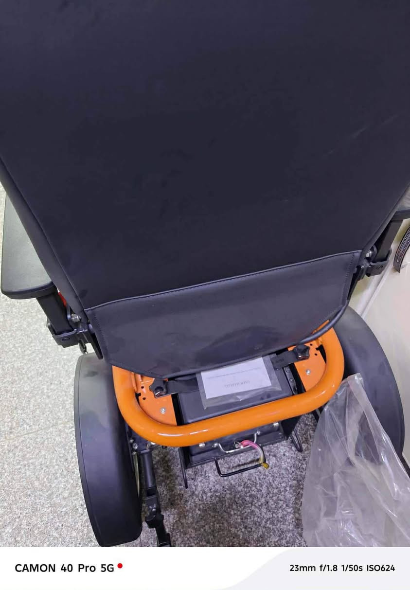 عربانة متحركة للبيع جديده مامستخدمة ابد العنوان بابل الحله السعر ٤٥٠ الف دينار***********
