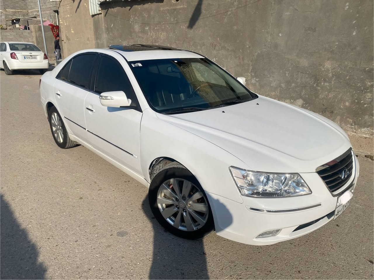 سووناتة موديل 2009 بيضه بعدها بريحة الشركة جديدة طك كارتون 
فول مواصفات للاخير 
الون ابيض صدفي 
فتحة سقف 
بصمه تشغيل 
برده خلفيه 
كشنات  جلد +كهرباء +تدفئه 
اشاير مري + شفط 
حساس امامي + خلفي 
شاشه چبيره +بلوتوث 
تحكم ستيرن 
تغليف دشبول +بطاين الابواب كنتاره من الشركة
تدفئه +تبريد ثلج 
حداديه طوبه 
حاهزه من كلشي 
بدون رقم 
السعر ٥٥ 
مكاني بغداد 
***********
