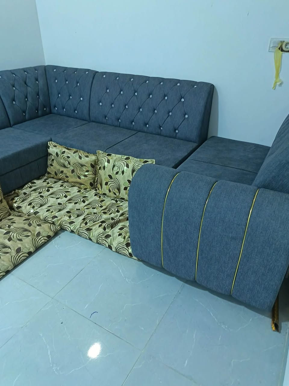 ديوان نضيف حيل ما بيه اي اضرار سعر 300 نهايته عنوان موصل حي السماح الشراي يتفضل خاص 7 امتار ونص قياسه


**إذا كنت صاحب هذا الإعلان وتريد حذفه لأي سبب، رجاءا أرسل رسالة إلى الدعم الفني**