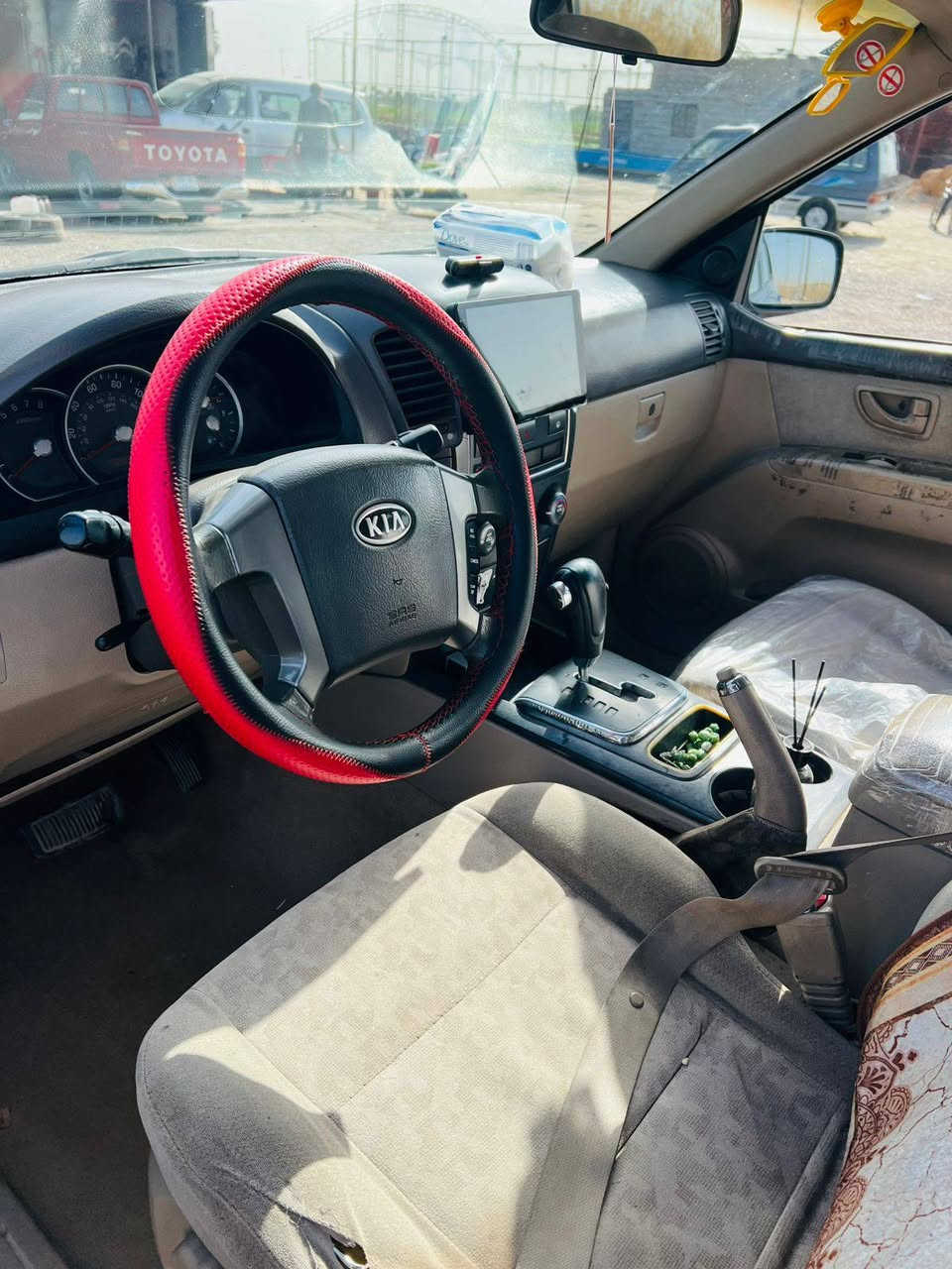 شعندك مراوس نزل
سلام وعليكم
سورنتو 2008 
5 راكب
ويل كب 5 
تخم تاير جديد
محرك 3300 مكفول وكير مكفول
تبريد ثلج 
رقم كركوك انكليزي تحويل ثاني يوم
هزه جديده
سنويه لل 30 بسمي
ضرر قطعه فقط 
سياره جاهزه
مكان بغداد 
سعر 93 
*********** واتساب
