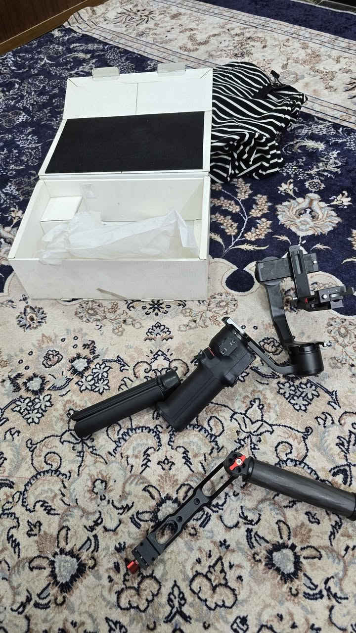 Ronin Dji Rs3 main
رونين 3Rs مني بعده جديد كامل وي القبضه 300 وبي مجال بسيط 
*********** بغداد, العراق
