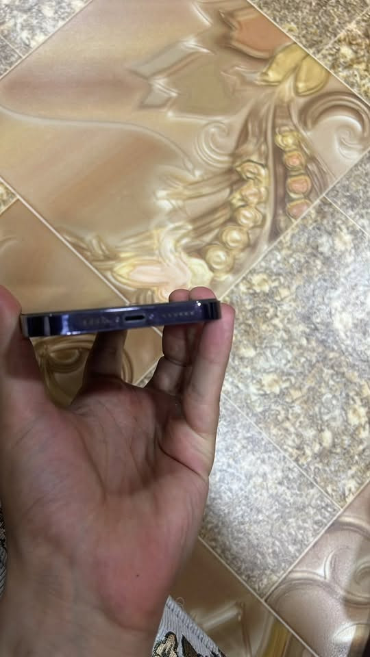 جهاز ١٤ برو ماكس نظيف درجة اولى نموذجm اي شي مابدل ولا مفتوح
ذاكره ٢٥٦ 
نظافه ٩٩ 
بطاريه ٧٩ مامبدله
استخدام شخصي مع ملحقاته
***********

