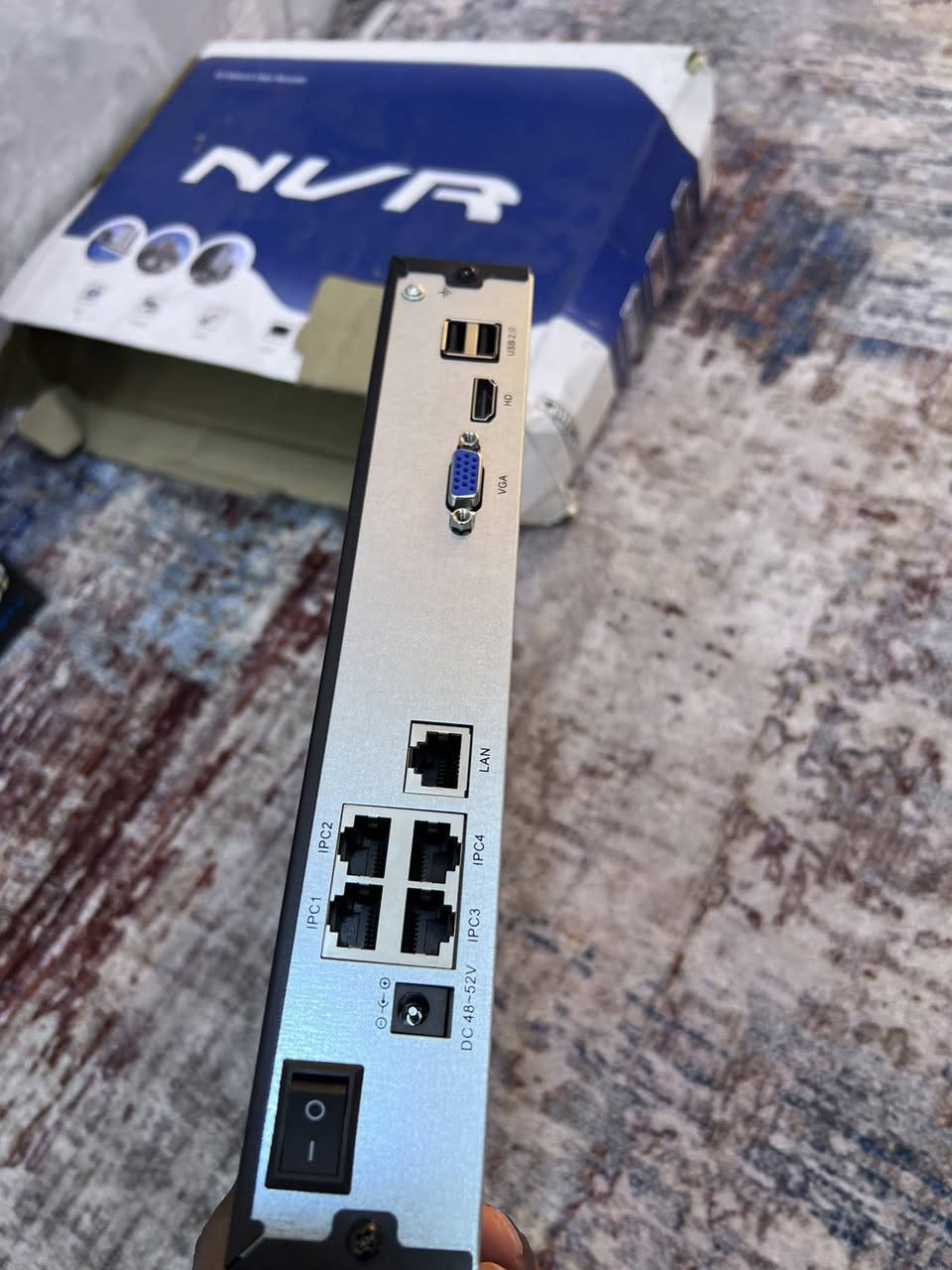 ‏بمئتين وخمسين 250 والمواصفات صوت وصورة***********
￼ بسوتساب
