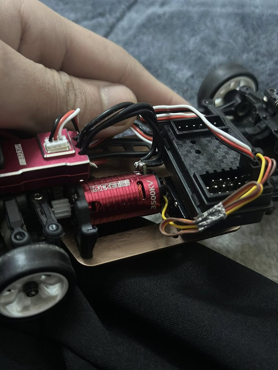 سلام عليكم
سياره كونترول موجود البيع
حجم ١/٢٨
محرك برشلس
عقل برشلس ١٨ أمبير 2-1 cell شغل
دفع خلفي
سيستم ليد
ملاحظة: بدون بتاريه
نوع عقل و محرك : rocket rc ماركه ممتاز 👌 
بروكرام كارت 
تفاصيل 
مع صوره
👇🏻👇🏻👇🏻👇🏻
مع احترام ❤️


**إذا كنت صاحب هذا الإعلان وتريد حذفه لأي سبب، رجاءا أرسل رسالة إلى الدعم الفني**