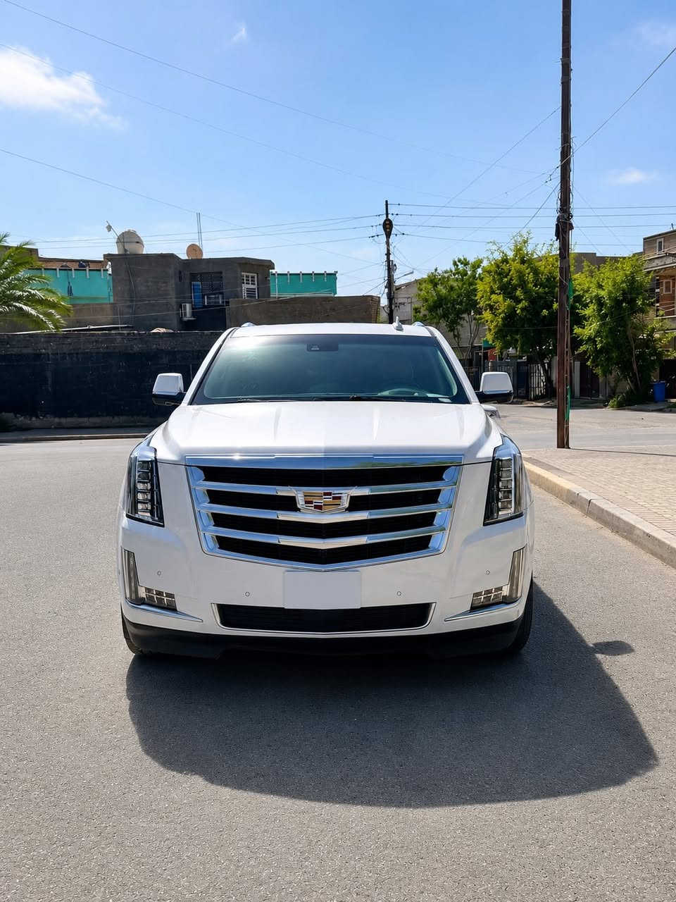 مستعجل Cadillac Escalade Luxury Premium 2018
▫️ اللون: أبيض لؤلؤي

▫️ المحرك: 6.2 V8 قوي

▫️ وارد أمريكي

▫️ الممشى: 107 ألف ميل

▫️ واصلة حديثاً من أمريكا ومدخلة بكتاب ضباط

السيارة نظيفة جداً ومرتبة، استخدام شخصي ومحافظ عليها بشكل كامل.

حادث دعامية فقط، بدون أي تأثير على الشاصي أو الميكانيك، وجاهزة للفحص بأي مكان.

🔥 مواصفات Luxury Premium الكاملة 🔥

• بانوراما سقف

• كامرات 360 درجة

• رادار وتنبيه مسار

• تبريد وتسخين مقاعد

• تشغيل عن بعد + بصمة

• نظام Bose الصوتي

• أبواب شفط

• شاشات خلفية

• LED كامل

• دبل + نظام تعليق فاخر

سيارة راحة وفخامة وقوة بنفس الوقت، قيادة ناعمة وهيبة على الطريق 

رقم الهاتف *********** 
💰 السعر المطلوب: 39000$

بيها مجال للشراي
