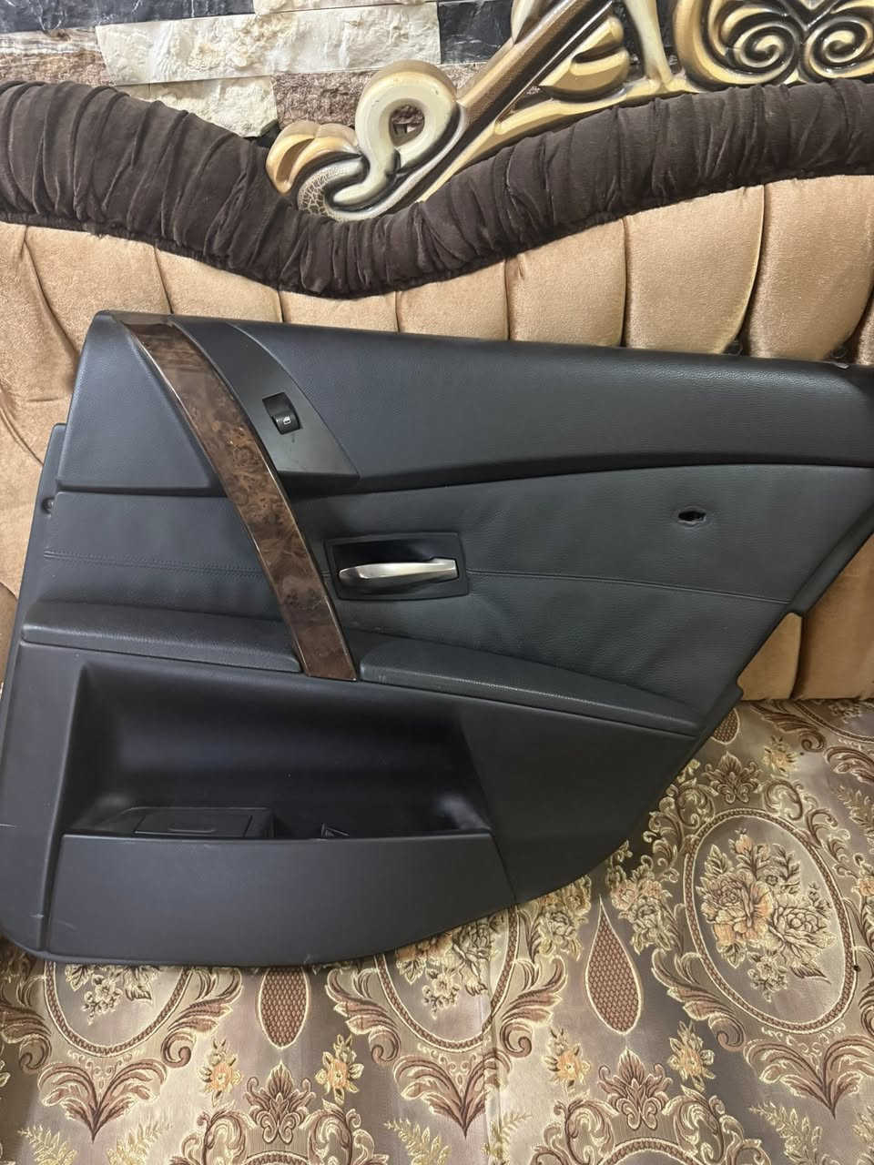 بطاين e60  ميماتي 2007
للبيع  نضافه 80%
قيم وأخذ 
***********
كربلاء
