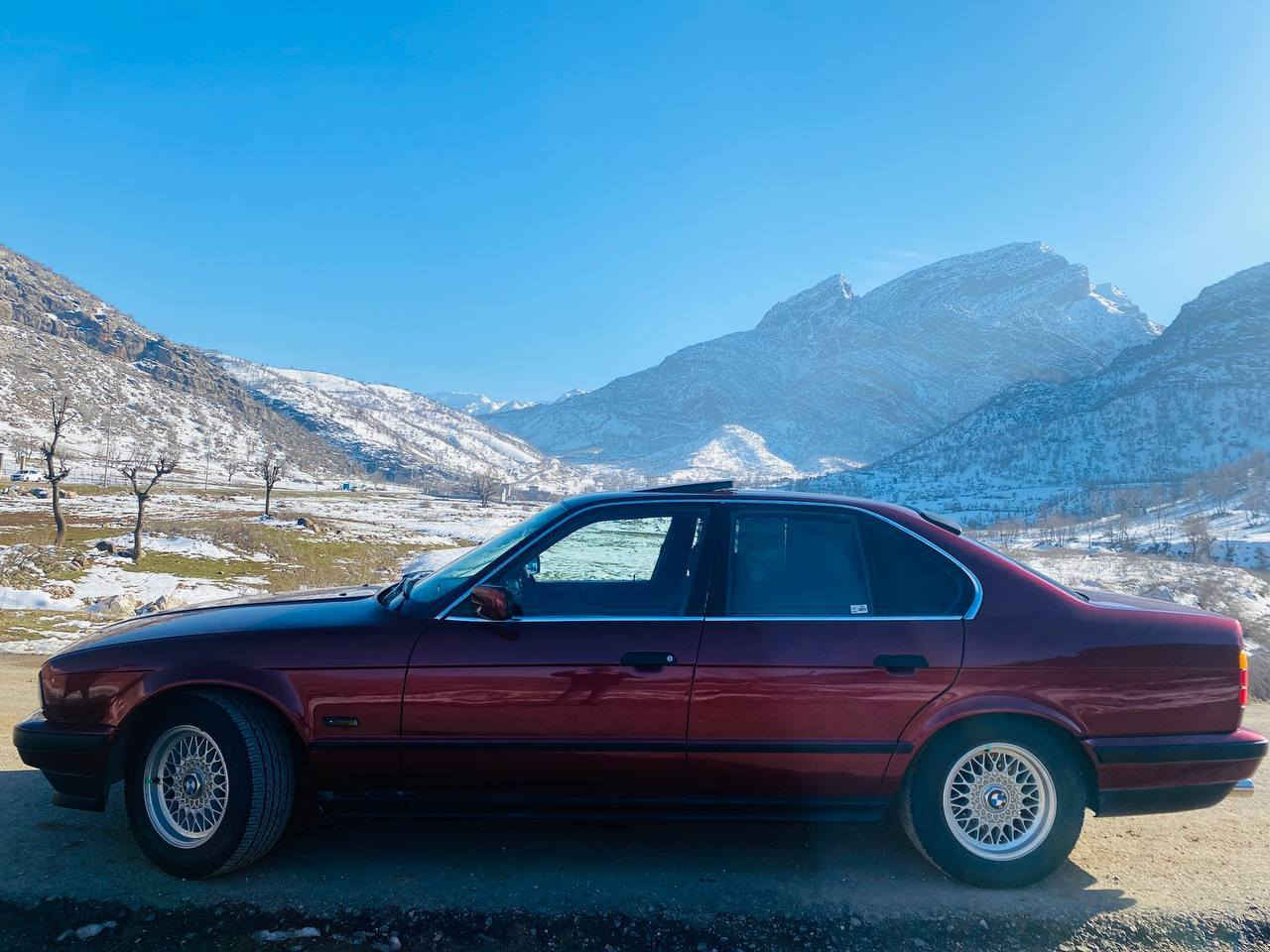 Bmw مۆدێلی 1992 مەکینە 525 تۆماتیک  چار جام کارەبای پەردە بیلاد بێدەعمو بێلێدران تەنها لەسەر کاڵبونەوە سبوغ کرایتۆ گێڕو مەکینە بەشەرت  ڕەقەم سلێمانی بەشەرتی بەناوکردنو بێ غڕامە سیعری 80وەرەقەو کەمێک معامەلە  ***********
