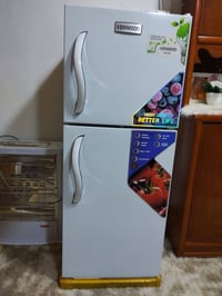 ثلاجه للبيع سعر 200 077432404410