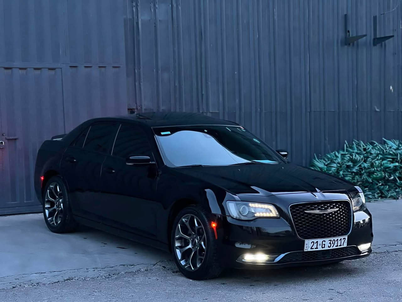 Chrysler Obama 2018

***********

كرايسلر اوباما 2018S

مواصفات S300(سقف بانوراما-رادار امامي كبير-شفتات بستيرن-مقاعد جلد و تدفئة-رادار جانبي-حساسات خلفية و امامية)

مكينة ٦سلندر حجم ٣.٦لتر تنفس طبيعي
ماشية 60,000 ميل و ب حالة جداً ممتازة 

السيارة كلين تايتل كفالة عامة
بيها ٣ مكان تعديل بارد
بدون دواخل و ارباك
السيارة كلش حلوة و نظيفة

السيارة رقم السليمانية الدولي سنوية جديدة و ب أسمنا و اكيد شرط التحويل 
مكفولة من كير و محرك و كهربائيات
مكاني السليمانيه

و ب سعر(259$) ورقة و بيها مجال السليمانية, العراق
