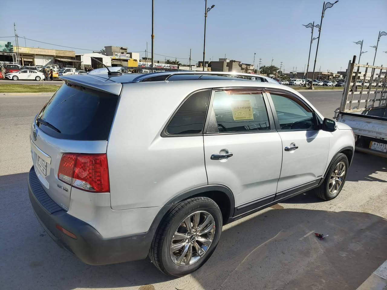 للبيع كيا سورنتو 6 سلندر دوش امريكي كلين بدون ضرر مكفول موديل 2011 رقم بغداد 
1-محرك سته سلندر 3500  دوش دوش جديد
2-فتح سقف بانوراما 
3- 7 راكب 
4-  3 قطع تبريد 
5-مناخ منفصل 
6-كرسي كهرباء للسائق 
7-مثبت سرعه 
8-اشارات بالمرايا 
9-مرايا طي كهرباء 
10-تحكم ستيرن 
11- كلين مكفول 
12-حساسات خلفيه 
13-حاكيه بلوتوث 
14- كشنات تدفئة تبريد
15-كشنات جلد بلادي
16- مكينة جديدة كير كفالة
17-ايرباكات سليمة
18-لايت زنون
19- حدادية جديدة خلفي امامي
السعر 165 بيه مجال...مكان السيارة بسماية للاستفسار ***********
