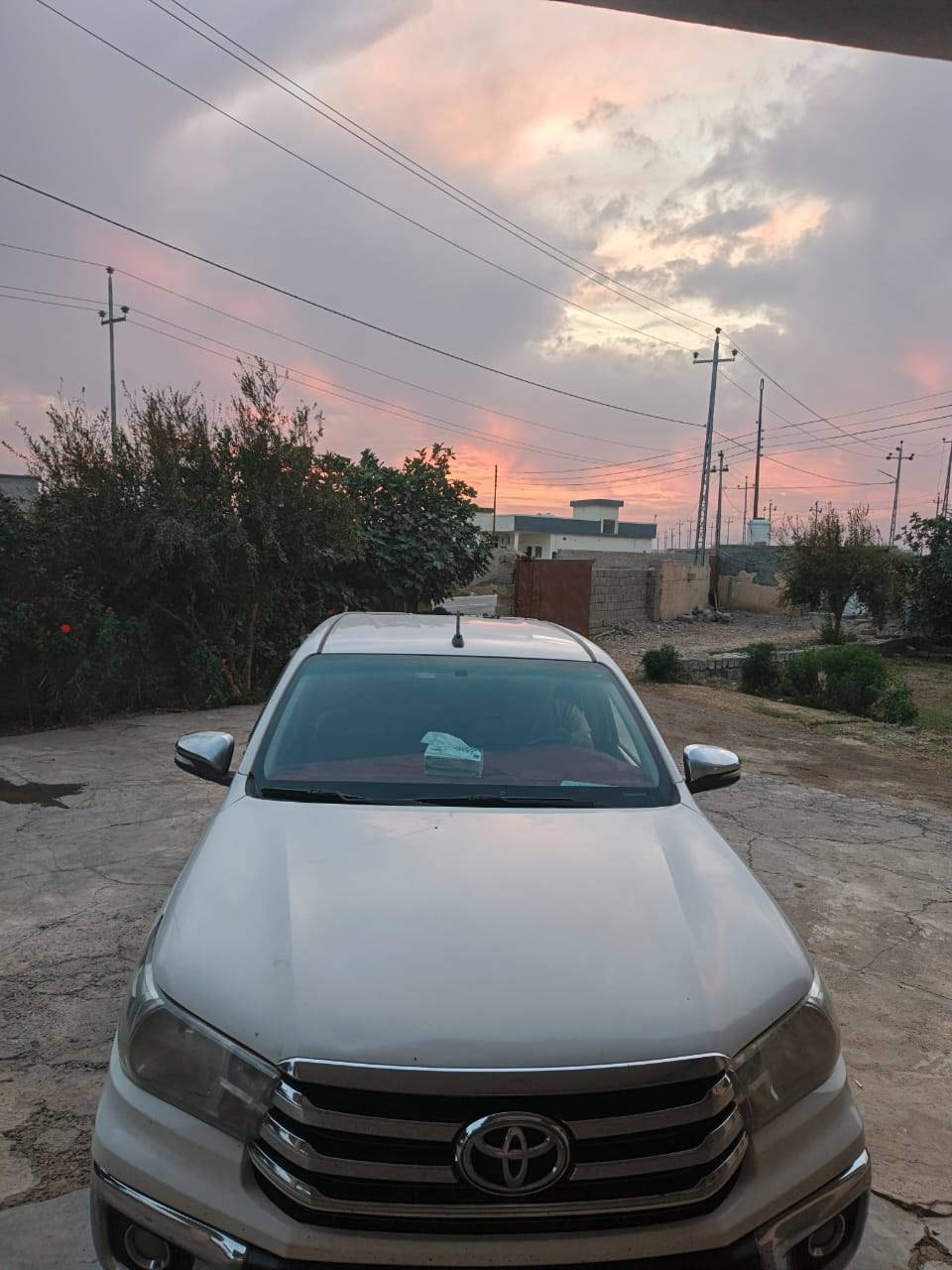 السلام عليكم من رخصه مدير الكروب المحترم سياره مرزي هايلوكس موديل 2019 الخط مالها مال 22 سياره رقم اربيل سياره جاهزه  كير عادي بيهاا شبرين بارد باب السائق وبيها شبرين بارد يم الجاملق الايمن السنويه 2028  السعر 225 وبيها حگ الجيه سياره موقعها صلاح الدين بيجي رقم التليفون *********** ابو علي ***********
