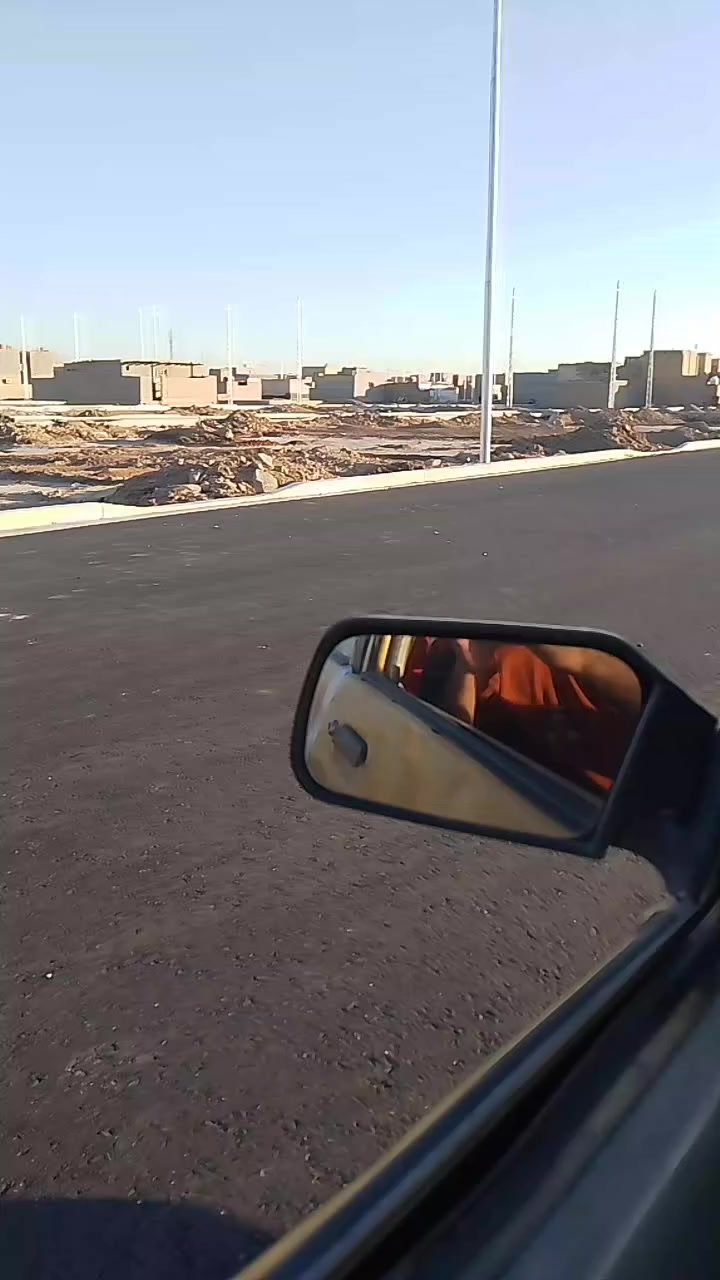 قطعه 100متر للبيع حي الرحمه الثانيه قرب المدارس الجديده بيها وصل توزيع من المحافضه بصف الركن ***********
