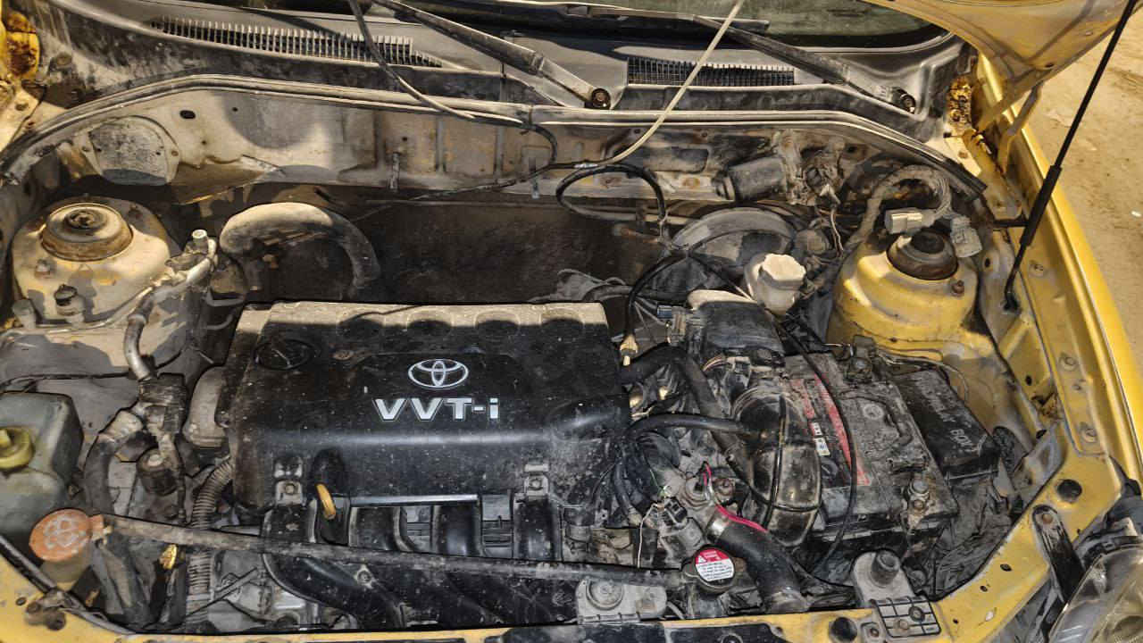 طيبة 2015 تحوير كير اوتوماتيك مكينة كورلا بيكاتشو 1600 مكينة جديدة دواخل نظيفة مابيها اي نقص ما عدا سمكرة من جهة باب السائق عطل كمبريسر تبريد 
السيارة بأسمي
المكان البصرة - التنومة- كردلان 
السعر 35 و بيه مجال 
للتواصل واتساب فقط ***********
