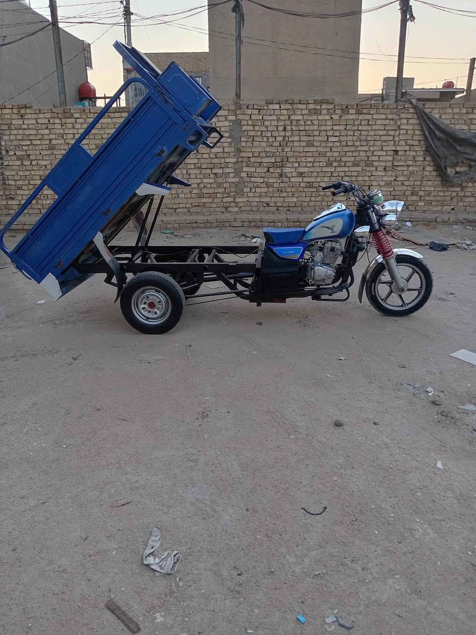 للبيع فحل الموديل 22 المحرك 24 الستوته خير من الله الشاصي مكفول الركبه مكفوله التايرات عريض جوبلس مال كيه ماعايزهه اي شي أوراق اصولي بسمي من الوكيل السعر مليون و750 مع مجال قليل باقي التفاصيل على الاتصال خاص ماكو هذا رقم صاحب الدراجه *********** العنوان الديوانيه
