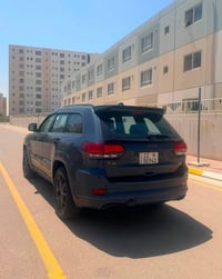 جيب كراند شيروكي لمتد S  .(رقم بغداد)   مكفوله كفاله عامه معدة دعامية ...