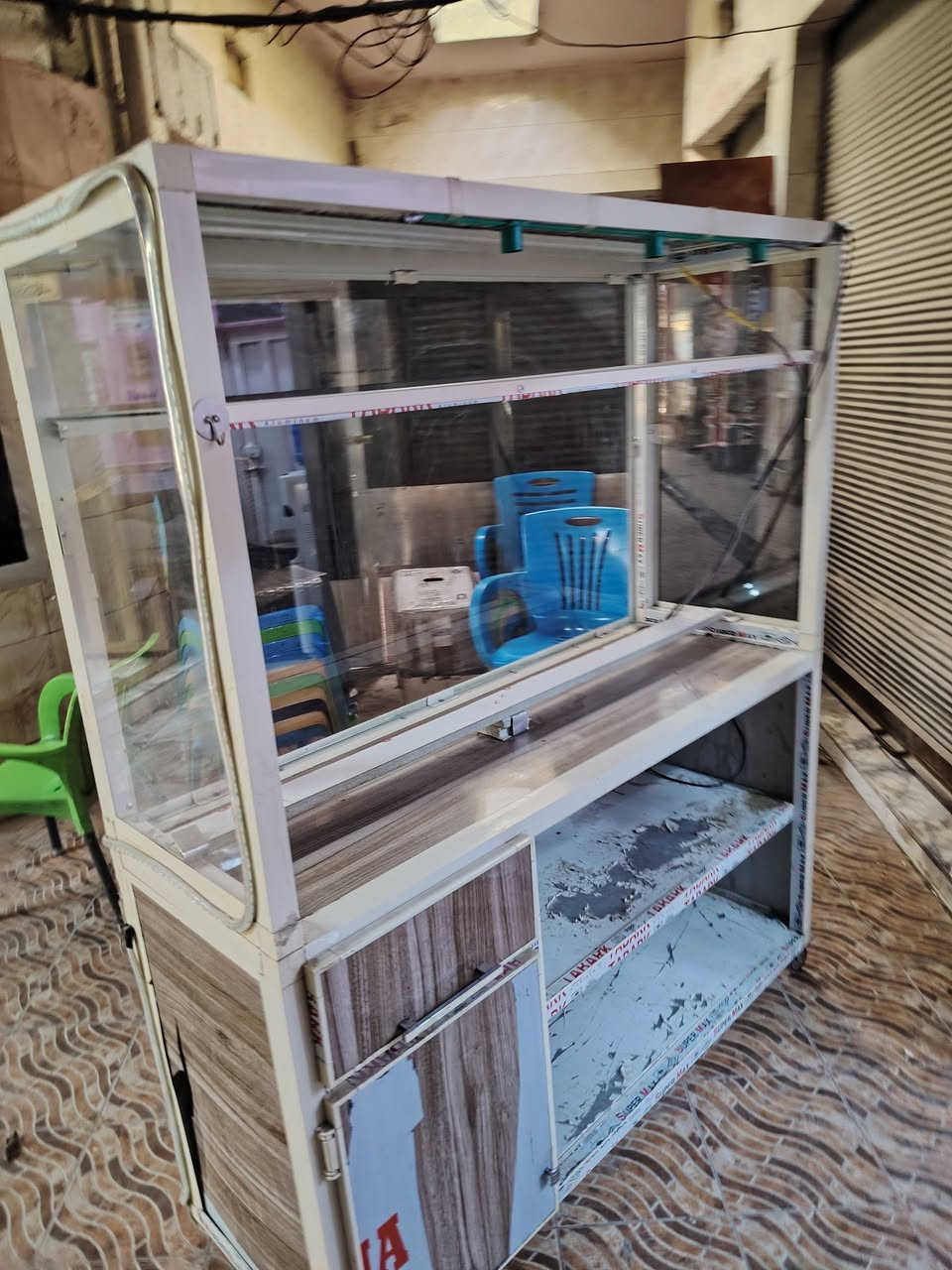 السلام عليكم ميز المنيوم الاصلي للبيع شوايه همبركر للبيع ***********
