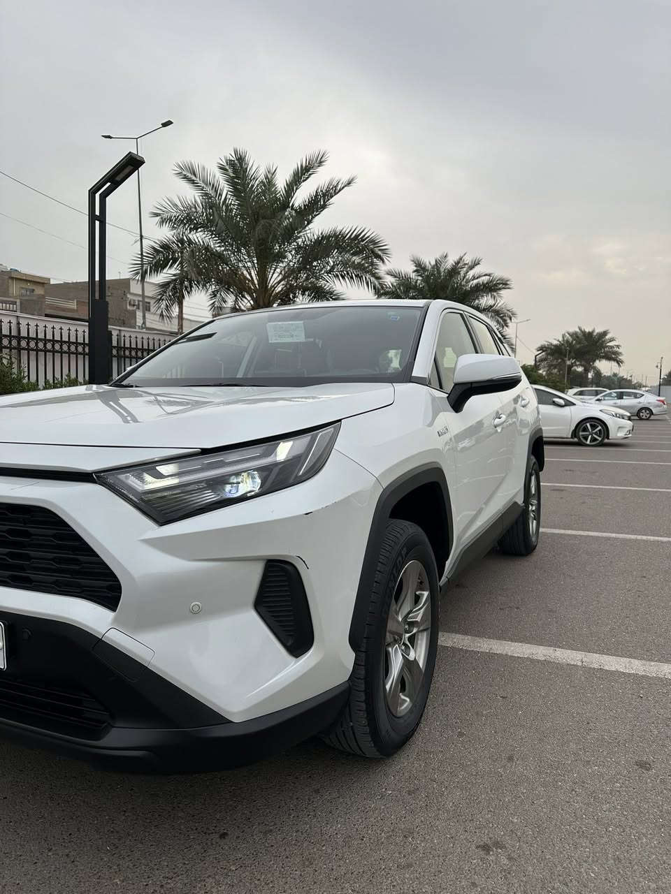 سلام عليكم للبيع راف فور 2024 خليجي وكالة عبداللطيف جميل مواصفات نص فول ماشية 21 الف حقيقي سيارة مكفولة وكل غراضها موجودة مكاني السيدية للاتصال ***********
