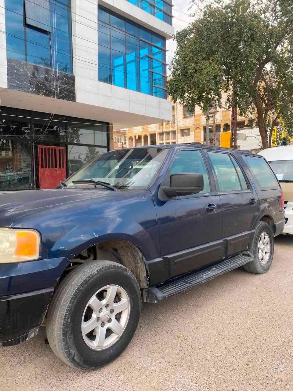 السلام عليكم
فورد اكسبديشن 2003
محور كير ومكينه vvt
سبعه راكب 
رقم بغداد بسمي 
 مكاني بغداد

السعر 55 وبيها مجال
***********
*********** واتساب
