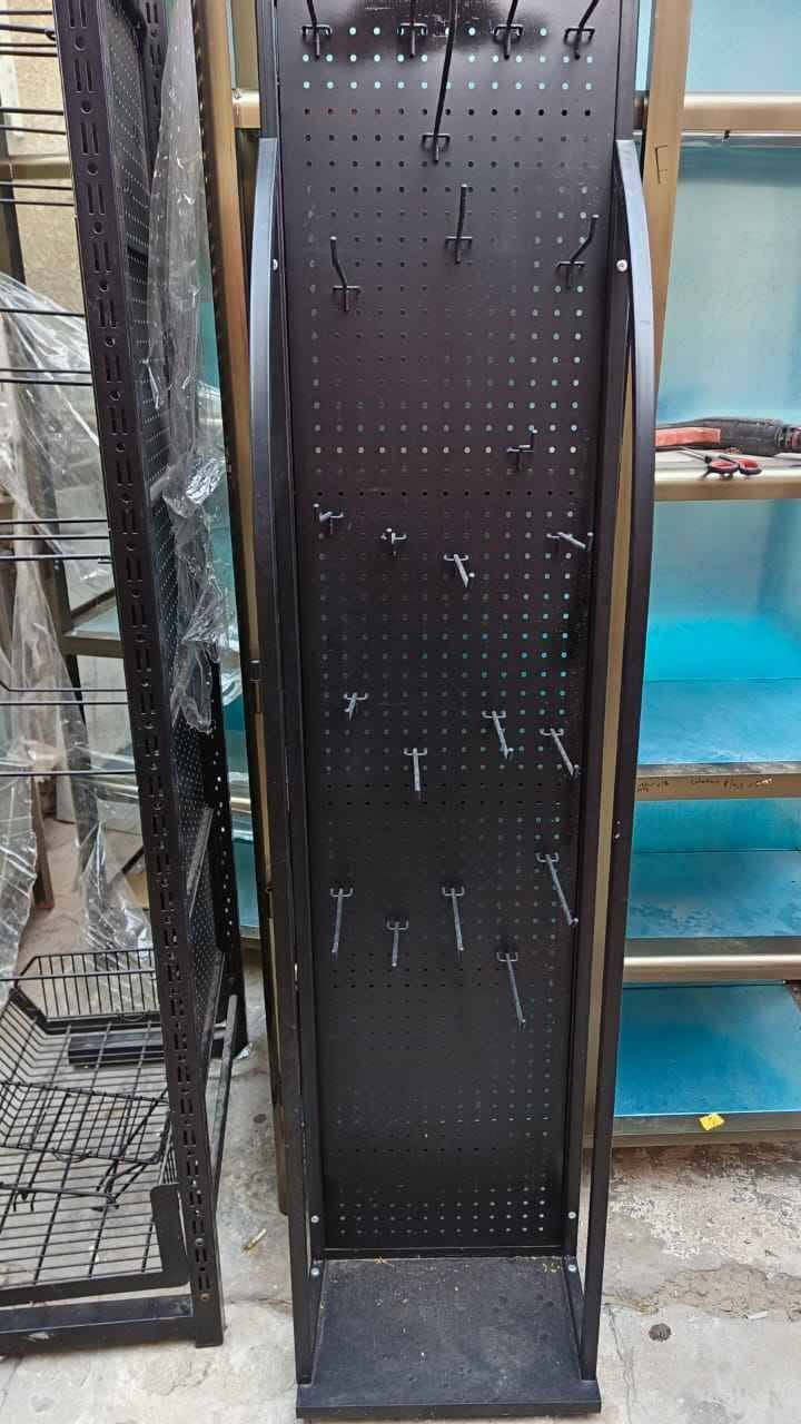 اثاث صيدلية مستعمل وبحالة جيدة مكون من 
عدد 6 دواليب المنيوم 
عدد 2 فاترينات المنيوم 
عدد 2 تعاليك 
للاستفسار اتصل على الرقم 
***********
السعر على الخاص
العنوان : الغزالية بغداد, العراق
