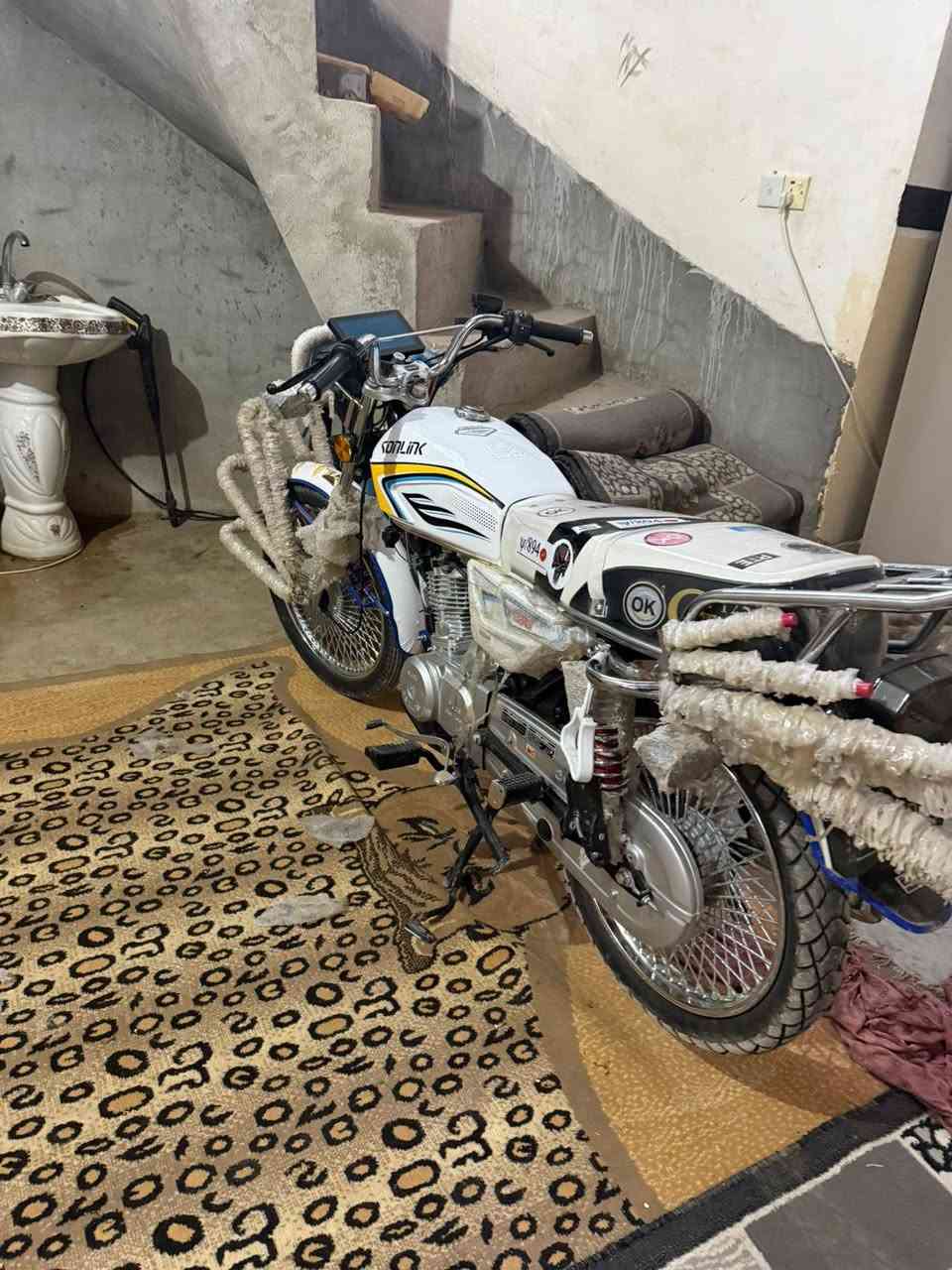 السلام عليكم دراجة سولنك للبيع موديل 2025 دراجه جنبزه خير من الله السعر 800 وبي مجال شراي تعال خاص استفسار أكثر اتصل عل رقم ***********
