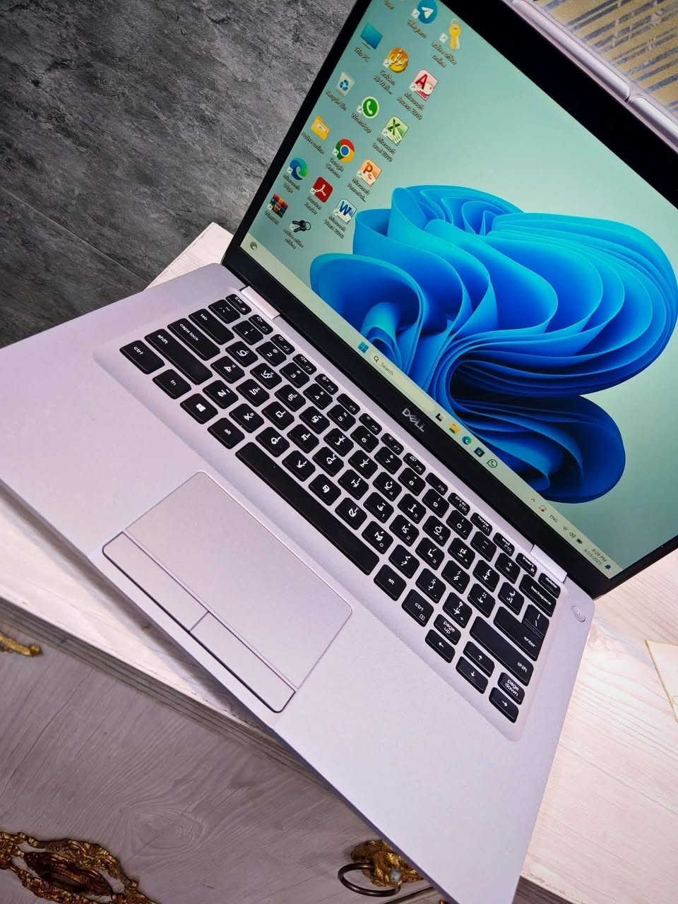 DELL 5420 Ci5 جيل الحادي عشر سلم خفيف الوزن سهل التنقل
. 
 السعر 345 الف مع التوصيل 
.
النظافة اخو الجديد وعل الفحص وين متريد 
مناسب للدراسة والبرامج المكتبية والطباعة والتصفح  نظافة عاليه جدا  
……………………
 المعالج Core i5 جيل الحادي عشر 
 ذاكرة الوصول العشوائي (الرام) 8 GB 
 التخزين( الهارد) SSD 256 GB  
 مقاس شاشة 14" انج دقة عالية FHD 
شاحنة Type c 
منفذ HDMI & TYPE C 
 كيبورد  عربي انكليزي
…………………………………


**إذا كنت صاحب هذا الإعلان وتريد حذفه لأي سبب، رجاءا أرسل رسالة إلى الدعم الفني**