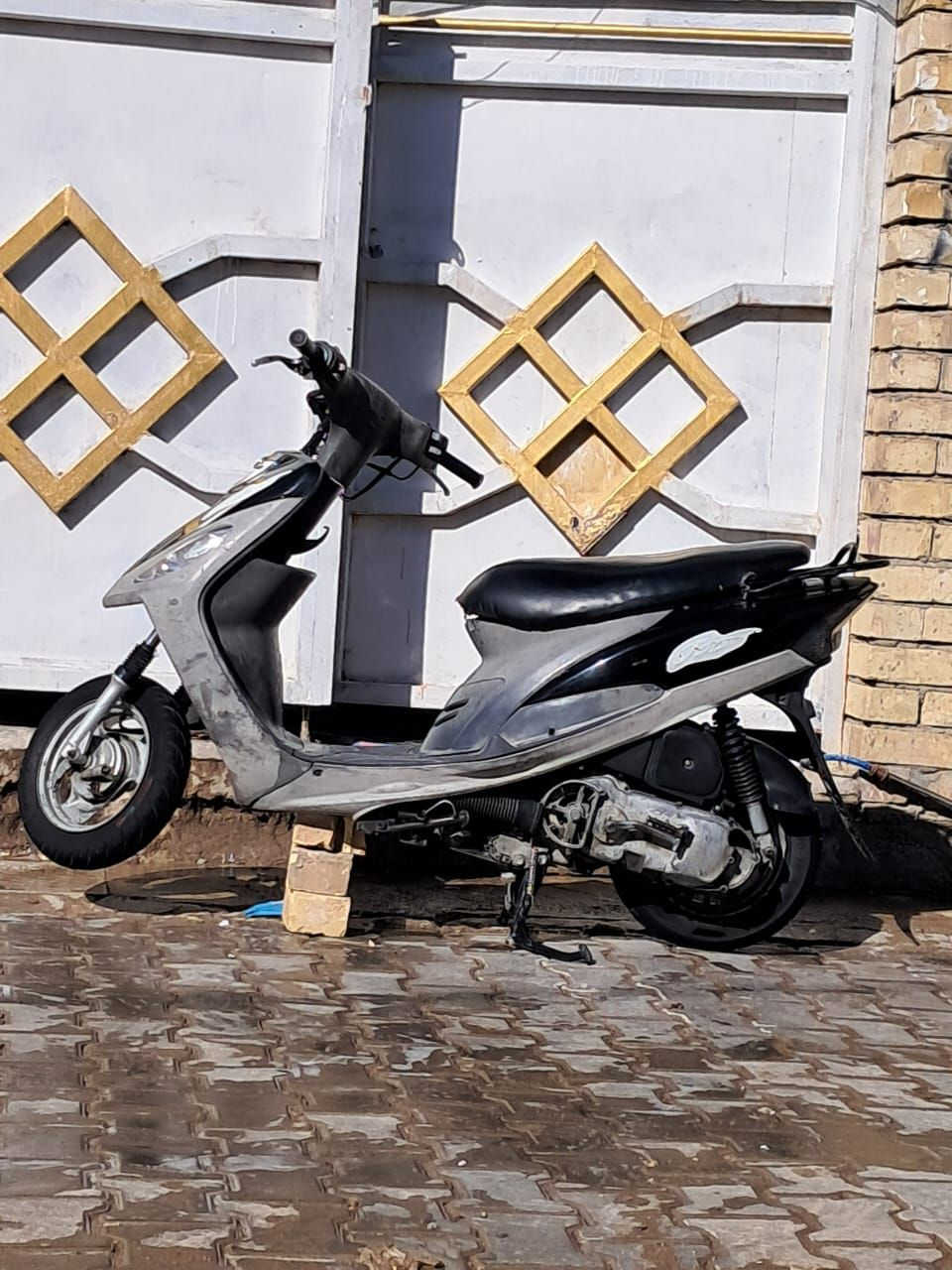 سلام عليكم دراجه ماكس منغولي البيع دراجه كفراته كامله ختم واحد اني فاتحن مسويه مال العب بيع بوشه 55كلجت جدد صلنصه اف ام غير هاي بل صوره دبلت امامي رياضي يدات بريك رياضي فج مال عدله هوه ولعمبار كمل بيه دبل خلفي رياضي سبع الوان دراجه حلوه ونضيفه وكفراته كله موجوده وجدد ما بيهن لا كسر ولا شخط بس نقص جاملغ وجه مال ليت السعر ٤٥٠ وبيه مجال 
***********
متواجد فيس واتساب 
مكاني بغداد الشعله
