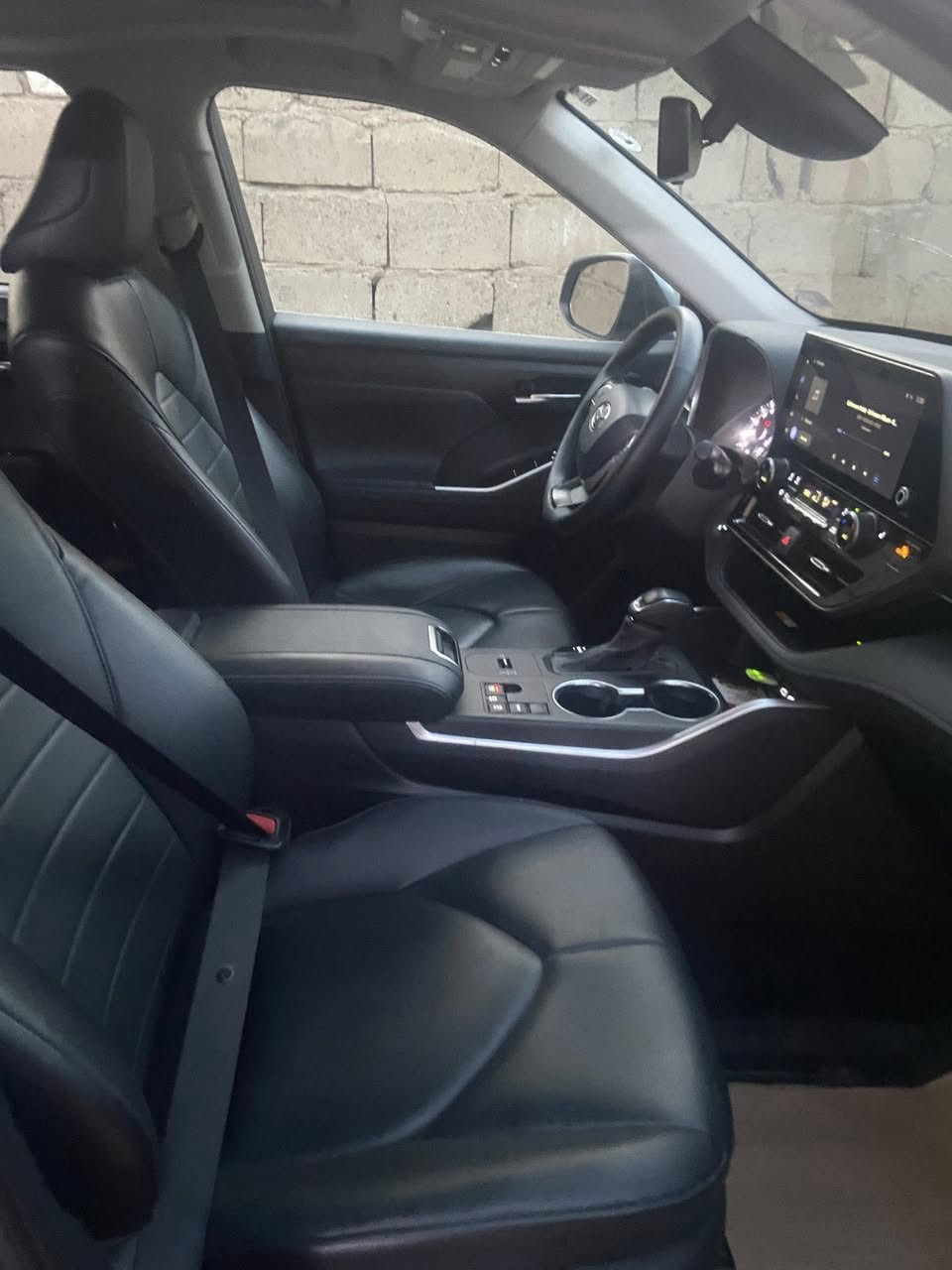 هايلندر للبيع
فئه XLE
رقم أربيل ضرر .
  قطعتين صبغ جاملغ خلفي وباب خلفي
ماشيه 48 ميل 
سعر 30 الف / يعني 3 شدات قابل للتفاوض 
مكان سياره لانبار
***********
