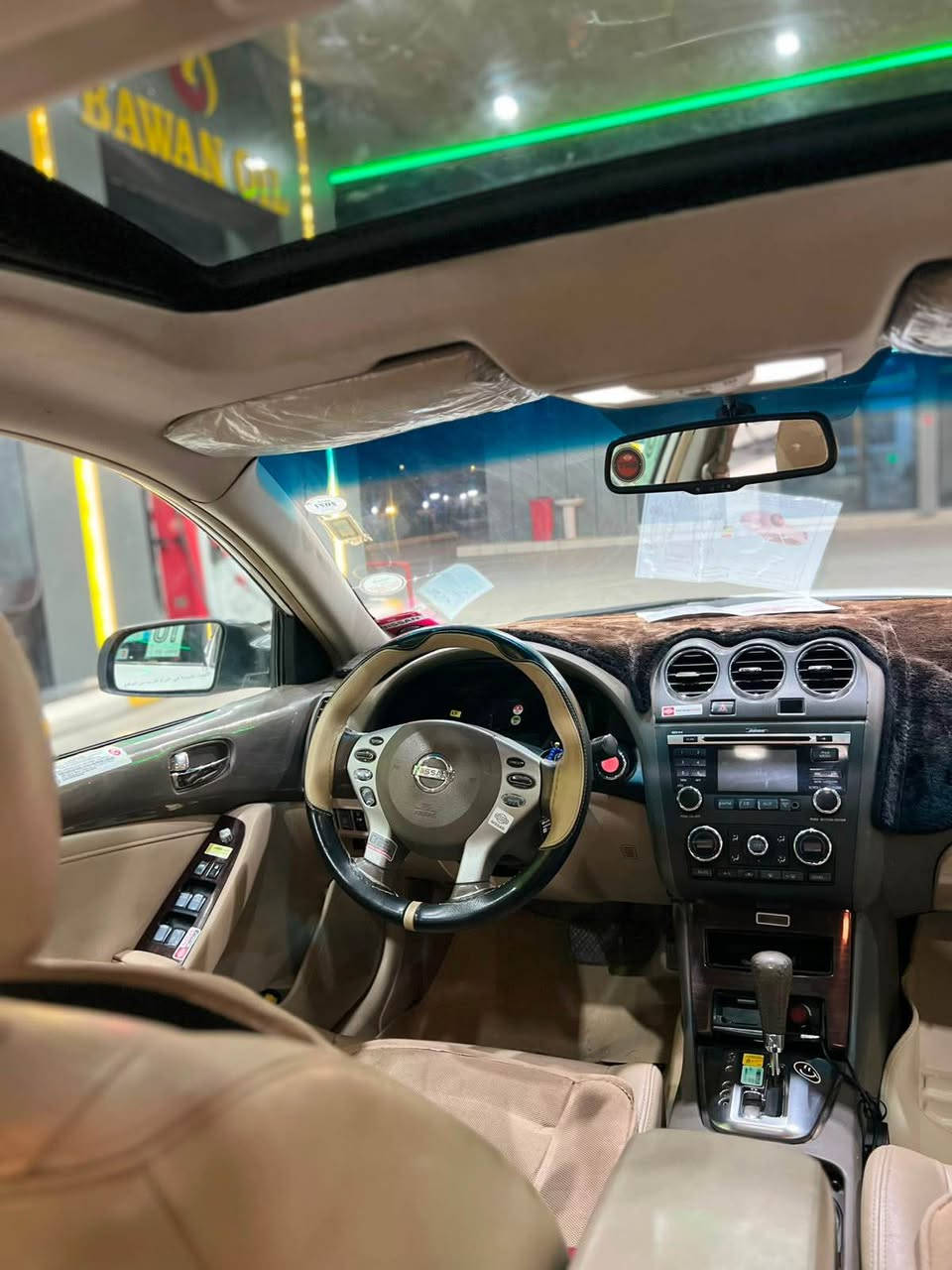 نیسان ئاڵتیما مۆدێل ٢٠١٠ فول فول مواسەفات سبوخی هیچ نیە سۆنەرم داناوە ماشااللە سەیارەكە تابڵێیت جوانە 
بەشەرتی گێرو مكینەو سەدرو تەبریت تحویل غەرامە 
سەنەوی تازەیە 
٤تایەی تازەشی لە ژێرە دینار مسرەفی نیە
شوێن  كلار
*********** كالار, السليمانية
