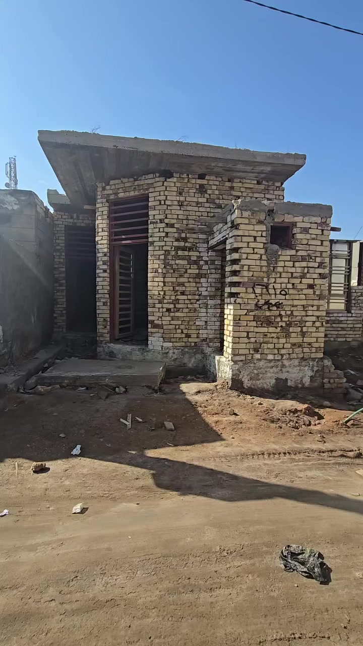 هيكل للبيع بالتقيه الثالثه قرب حسينيه باب الحوائج ساحه توديع المساحه 100 متر اساس كونكريت واجهه خمسه ونزال 20 يتكون من غرفه مطبخ صاله استقبال مجمع صحيات البيت مشمول على التطويب استفسار المراسه الواتساب السعر 33 بي مجال***********والاتصال مراجعه مكتب العاصمه للعقار والمقاولات العامه العنوان ام الخيل ساحه الاحتفالات قرب البلديه الجديده***********
