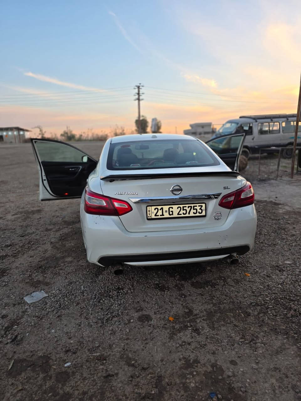 السلام عليكم اخوان نيسان اولتيمه موديل 16وارد امريكي بيهة ثلالث قطع بدون قطره دواخل كله صطحي فول مواصفات عدا الفتحة تبريد قطعتين تحكمات حيترات شتريد موصفات بيهة حيل نضيفه استخدام شخصي كير ومكينه بشرط مسوي ادامه عل كير بل شركة رايدهة ١٢٧وبيهة مجال حك الجية تفاصيل اتصل وتدلل***********
