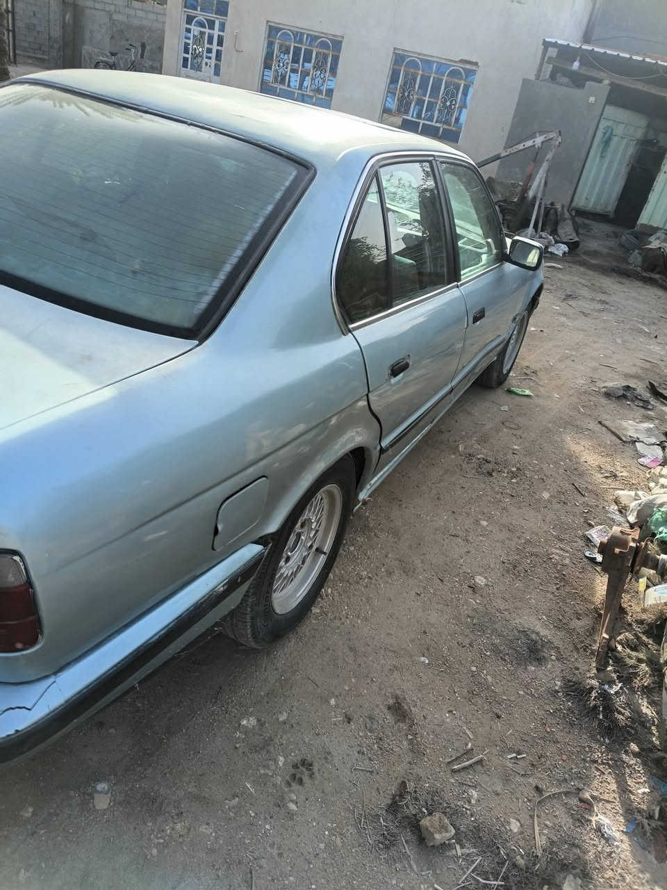 من رخصة الادمن
بي ام دبليوا ٥٢٠
رقم بغداد بأسمي
السعر ٣٠ وبيها مجال 

***********
