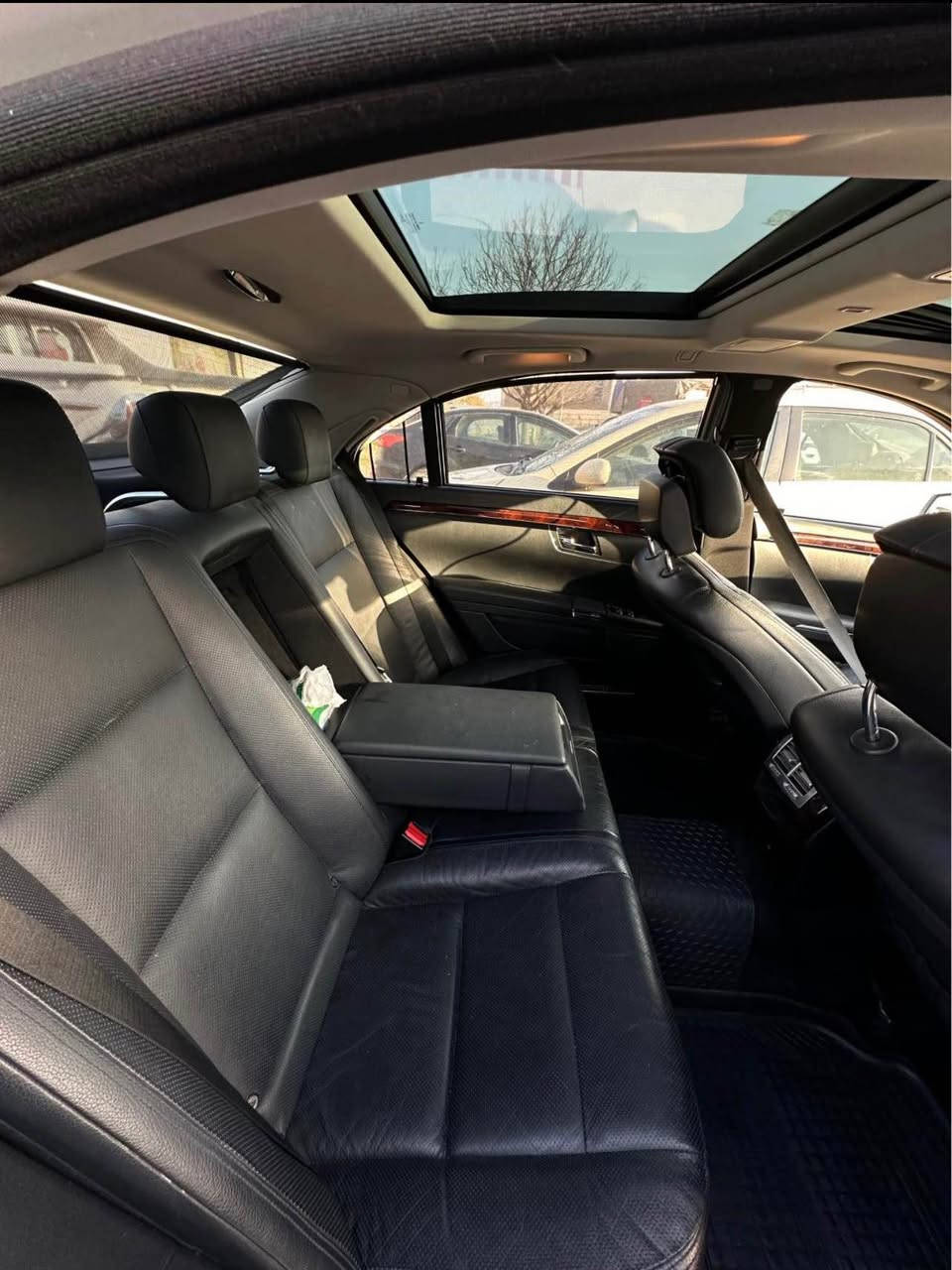 مارسيدس بينز ٢٠١٢ ئيس كلاس حجم ٨ بستون توربو بي سوپه ر قه پات مواسفات بسمه پانوراما كوشين ساردو گه رم خه زن و مساج ده رگا لارج كامل شفت گير مكينه تبريد په راشوت به شه رت و زمان سياره اورپيه مه نه فيستي خوي له گه له براوه حيزام به شه رت بي ليدران ١٨٠ هزار كيلو مه تر روشتوه كه ميك معامله ي تيدايه ژماره موبايل *********** أربيل, العراق
