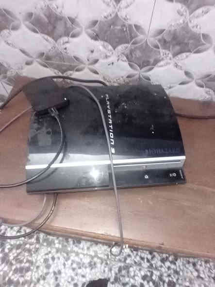 بلي ٣ للبيع كامل ملحقات بي ٤٠ لعبه ويدات ٢ سعر ١٢٠ وبيه مجال وهاذا رقمي واتساب ***********
