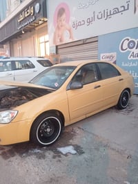 كيه سبكترا مكينه سيراتو 1600  صبغه جديده موديل  2004 بسمي سنويه ساقطه ...