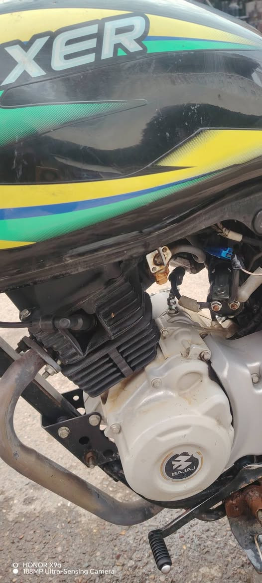 سلام عليكم دراجه بوكسر اكلاسك  موديل 21مرقمه رقم ديالى دراجه اي نقص مابيه السعر مليون500وبيه مجال رقم ***********الثاني***********
