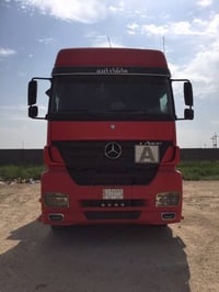 شاحنة • للبيع