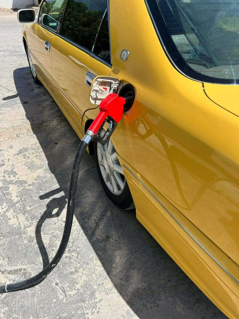 السلام عليكم ملكه البيع مديل 2002 جاهز من كلاشي مكينه كير حداديه تخم تاير جديد سياره  ديفور الكبير مال جناي الاستفسار عل رقم***********
