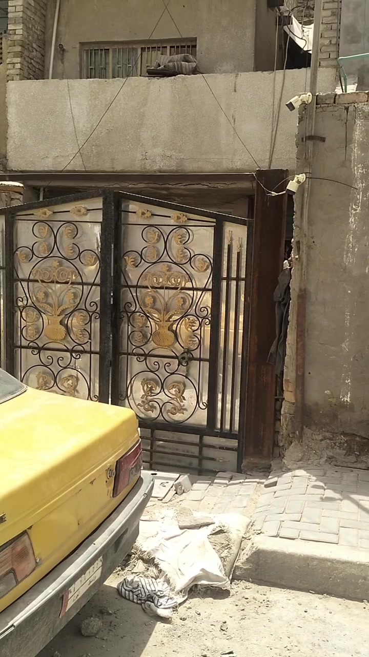بيت اللبيع. يعتبر كاع مساحته 100 و 25 متر بحي سفير  البيت سند 25 بئسم راعيه موقعه حلو. سعره ب 60 قفله تمام. اللستفساو تصال ع رقم 📱 ‏‪0771 770 1846‬‏ واتساب  موجود
