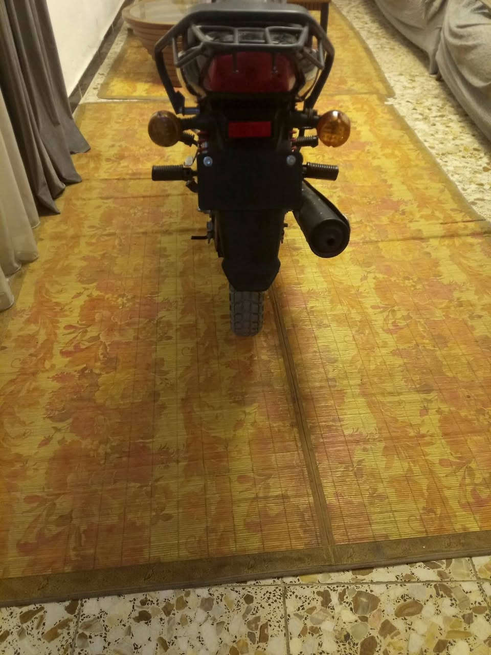 السلام عليكم
دراجه دايون 110
4كير سلف وهندر
دراجه جاهزه عله اخر حبه 
من كهربائيات من مكينه 
دبلات تواير كله انضاف
اوراق موجوده
سعر 725 وبيه مجال 
بغداد الشعب
الرقم ***********
